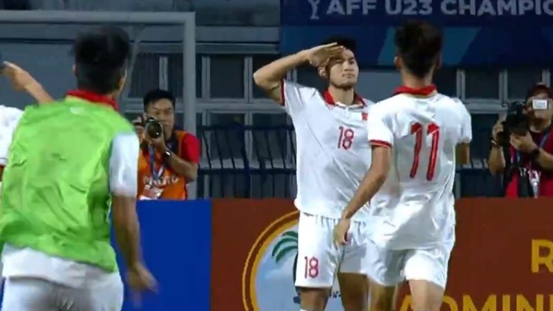 U23 Việt Nam xuất sắc vô địch Đông Nam Á, Công Phượng ca ngợi: ‘Các em quá giỏi, giỏi hơn thế hệ của anh nhiều’