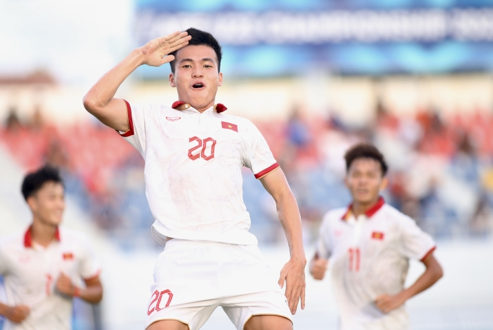 Vướng drama uý.nh cầu thủ Indo, Hồng Phúc vẫn được HLV Troussier triệu tập đá vòng loại U23 châu Á
