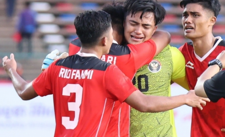 Nhà báo Thái Sơn: ‘Thủ môn U23 Indo suýt chút nữa đã trở thành người đẹp trai nhất nước, sắp được dàn chân dài đòi làm người yêu nhưng chân mệnh thiên tử chọn U23 Việt Nam’