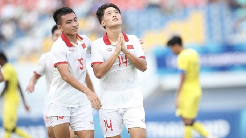 CĐV Đông Nam Á đưa U23 Việt Nam lên mây xanh sau khi tiến thẳng vào chung kết