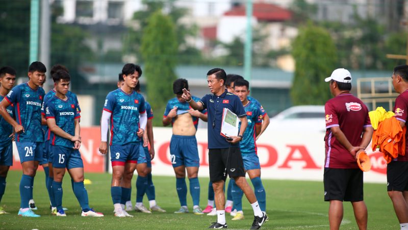 HLV Hoàng Anh Tuấn: ‘Lực lượng U23 Việt Nam chỉ có 2 cầu thủ 22 tuổi, còn lại là các cầu thủ 20, 19 và 18, có cầu thủ chỉ 17 tuổi’