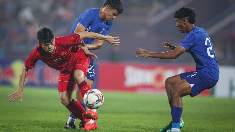 BLV Quang Sáng: ‘U23 Việt Nam còn không thắng nổi đội yếu như Singapore, kiểu này đá U23 châu Á làm lót đường thôi’