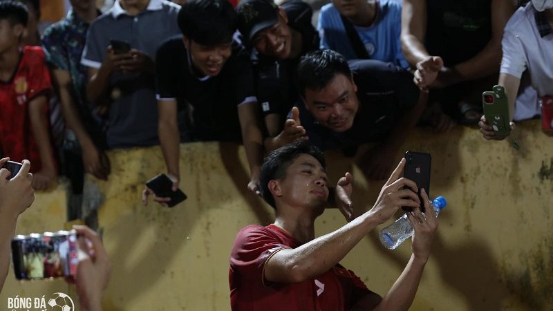 Chuyên gia Hải Đăng: ‘Dù dự bị ở Nhật nhưng Công Phượng vẫn được ăn tập đầy đủ, cả V.League chẳng có tiền đạo nào hơn trình cậu ta’