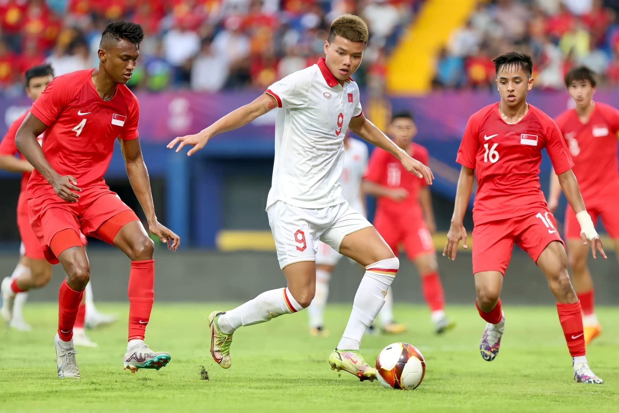 Chuyên gia Long Trần: ‘Tôi đến quỳ lạy ông Troussier, triệu tập mấy ông thần như Lê Văn Đô, Luka Tùng, Đình Bắc để tấu hài cho Hàn Quốc, Trung Quốc xem à’