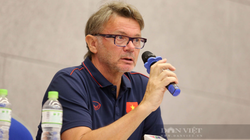 HLV Troussier: ‘Ai chửi tôi thế nào cũng được nhưng nên nhớ là 3 trận đấu vừa qua cũng chỉ là giao hữu, có thắng 3 trận đấy cũng chẳng giải quyết được gì’