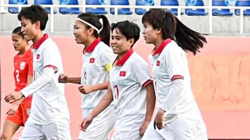 Ghi bàn giúp tuyển nữ Việt Nam đánh bại Ấn Độ, Huỳnh Như hạnh phúc: ‘Chúng em vẫn luôn cố gắng, nỗ lực hàng ngày’