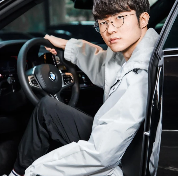 Faker: ’40 tuổi tôi mới lấy vợ’