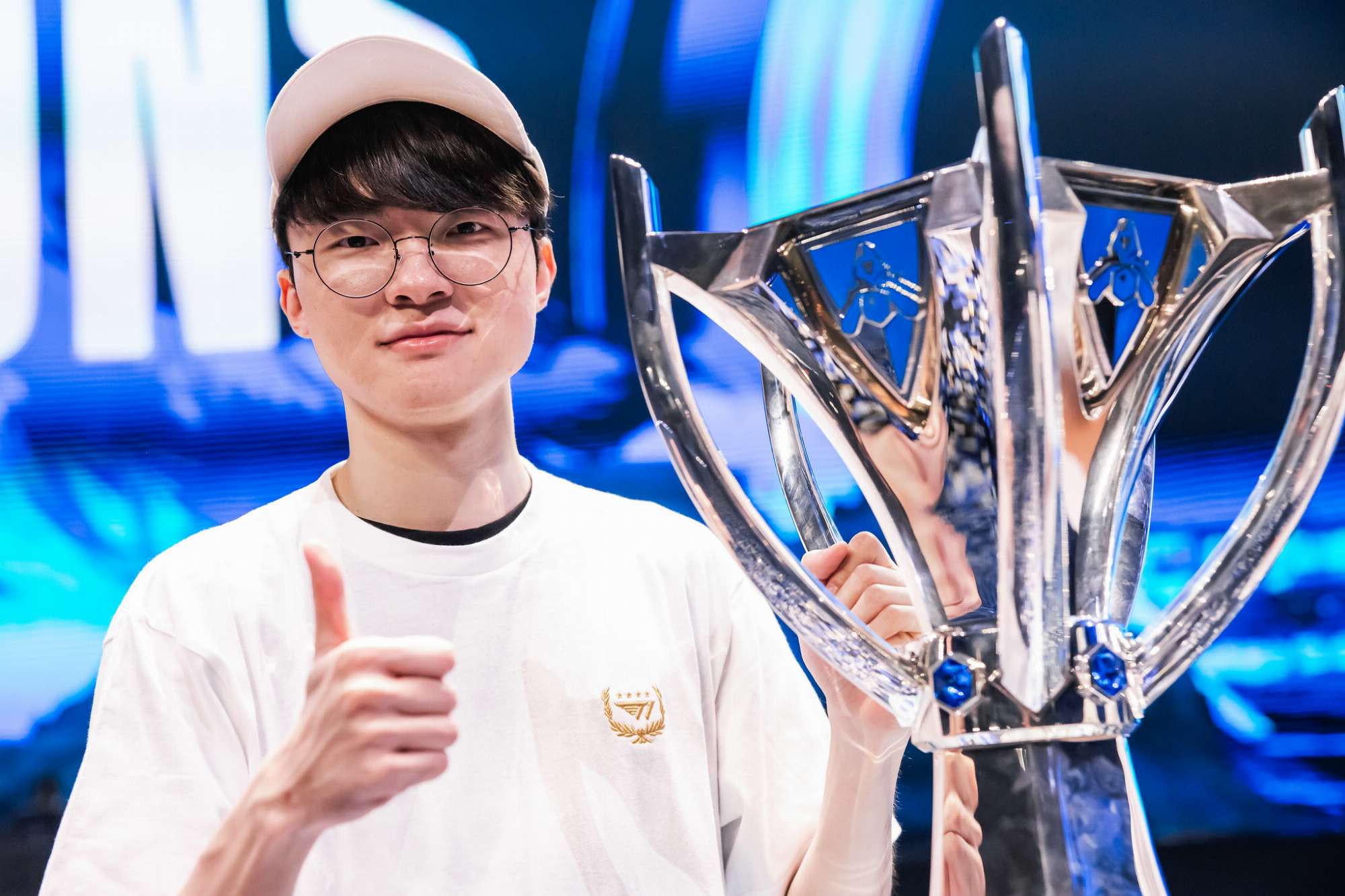 Faker: ‘Tôi sẽ tiếp tục cống hiến cho T1’