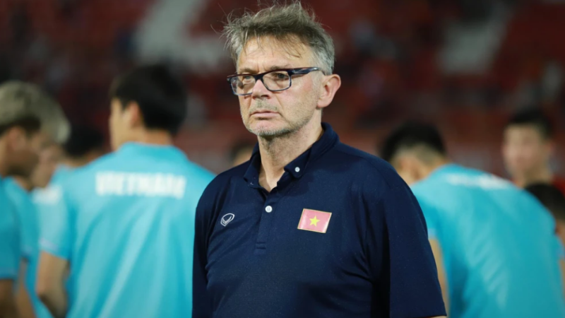 Hàng loạt sao Việt báo tin ‘đau đầu’ cho HLV Troussier: ‘Thế này thì đá Asian Cup sao đây’