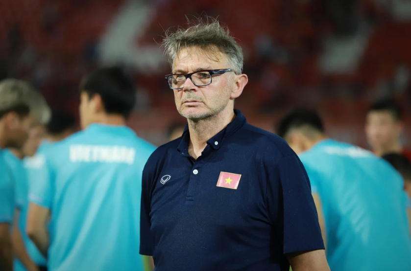 Hàng loạt sao Việt báo tin ‘đau đầu’ cho HLV Troussier: ‘Thế này thì đá Asian Cup sao đây’