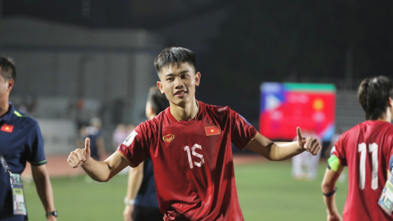 Tạo nên cột mốc sau hành trình ‘leo tháp’ nghìn ngày, sao trẻ 19 tuổi chứng minh HLV Troussier đã đúng: ‘Cậu ấy là tương lai của bóng đá Việt Nam’