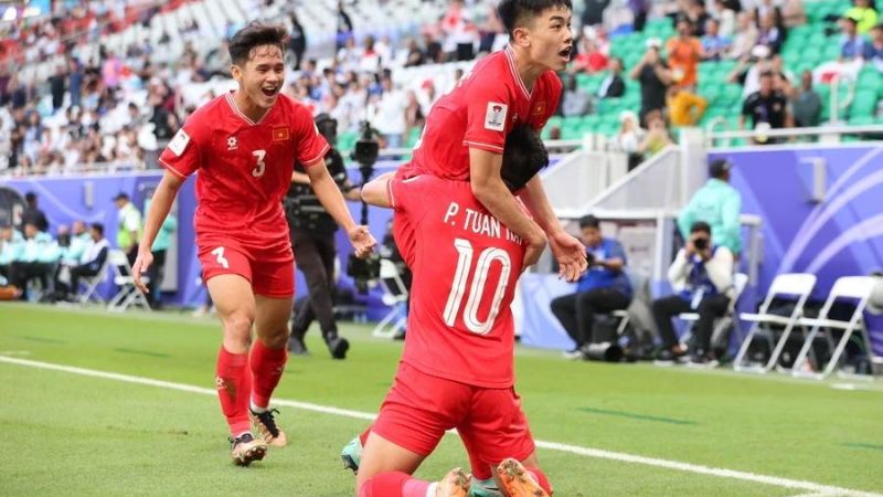 Xé lưới Nhật Bản, Đình Bắc thiết lập kỷ lục tại Asian Cup: Mới 19 tuổi nhưng quá bản lĩnh