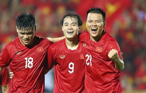 HLV Troussier loại 20 cầu thủ, trực tiếp công bố danh sách tuyển Việt Nam