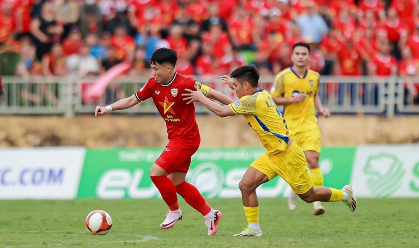 Cuộc đua né play-off trụ hạng: SLNA bất lợi, sẵn sàng cho kịch bản xấu