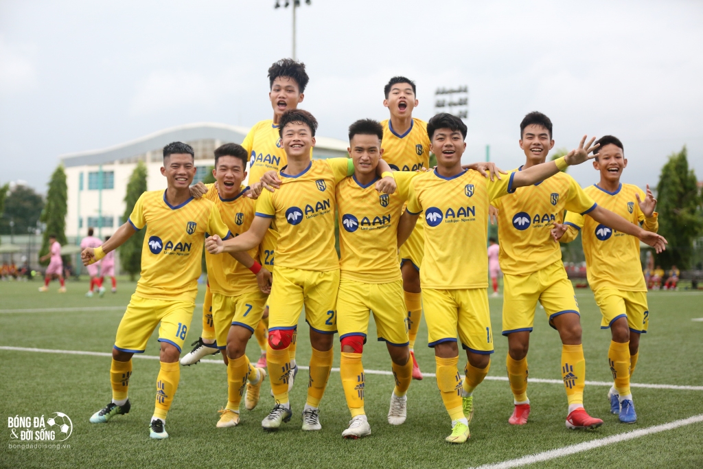 Thị trường chuyển nhượng V-League sôi động: SLNA kích hoạt ‘bom tấn’