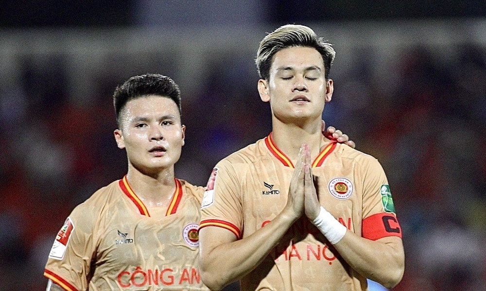 Đình Trọng sắp ký hợp đồng tiền tỷ với đại gia V.League, Hồ Tấn Tài trở về bến xưa